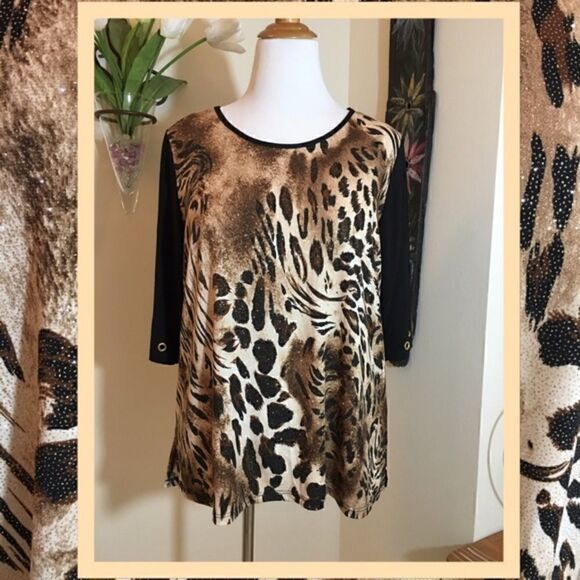 Final Price | Animal Print Shimmer Top with Grommet Sleeve Detail - Picture 2 of 5